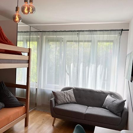 Gemuetliche Privatzimmer Mit Geteiltem Bad, Kueche Und Garten München Exteriör bild